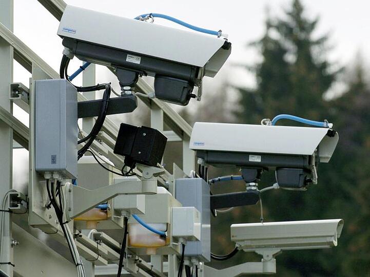 Aus Sicht des ADAC sei ein "Kennzeichen-Scanning" kein verhältnismäßiger Lösungsansatz.
