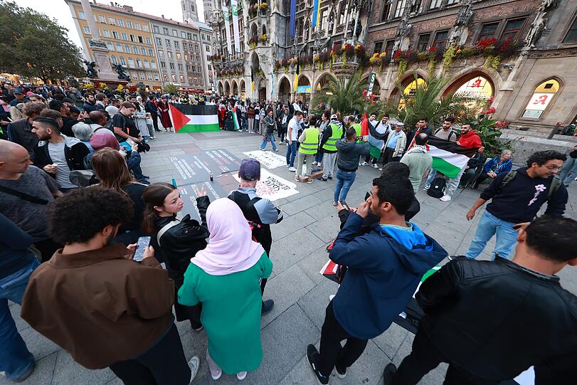 "Solidarität mit Palästina"-Kundgebung am Marienplatz.