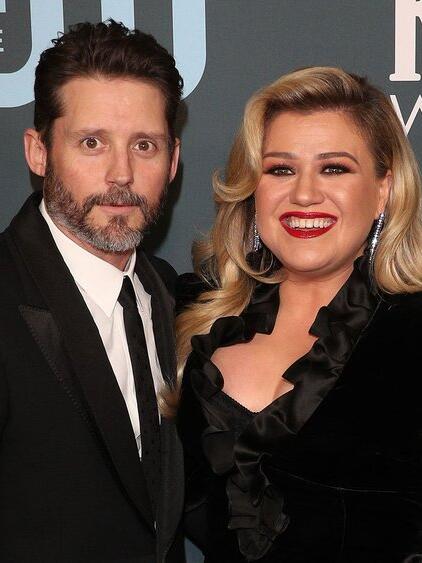 Brandon Blackstock und Kelly Clarkson waren bis 2022 verheiratet. Aus ihrer Ehe stammen eine Tochter und ein Sohn.