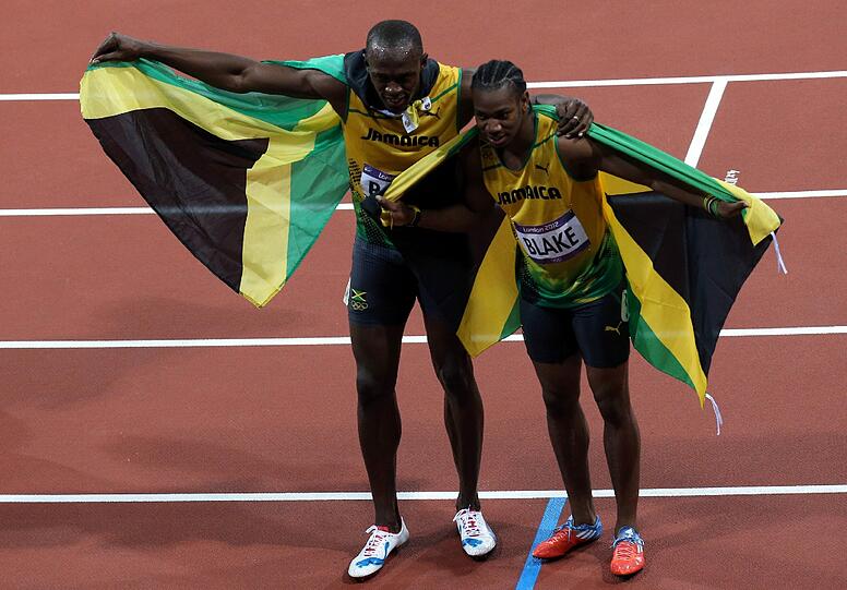 ... und dazwischen ganz lässig wie in Peking Fabel-Gold über 100 und 200 Meter. Das schaffte noch keiner. Jamaikas
Nationalheld machte sich in London endgültig zur Sport-Legende.