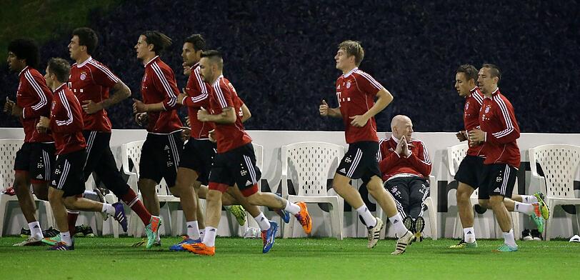 Weitere Bilder vom ersten Training des FC Bayern aus dem Trainingslager in Doha.