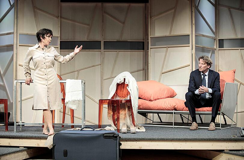 Simone Rethel und Michael von Au in &bdquo;Schwiegermütter und andere Bosheiten&ldquo;.