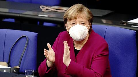 Kanzlerin Angela Merkel möchte im Bundestag die Corona-Notbremse beschließen.