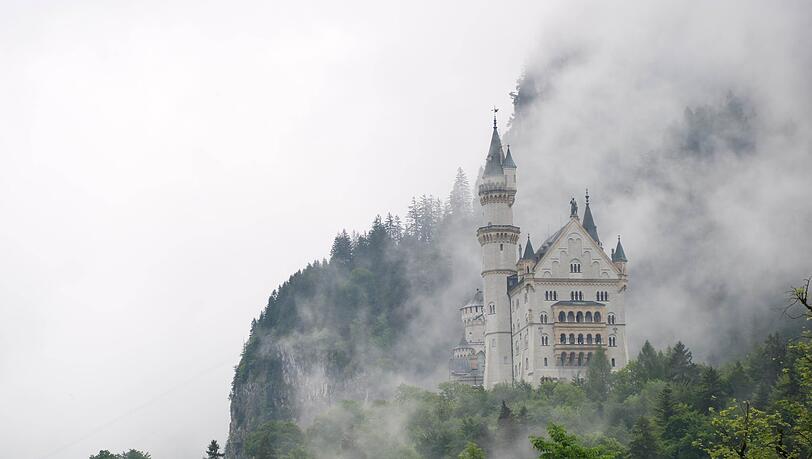 Schloss Neuschwanstein im Nebel Schloss Neuschwanstein im Nebel