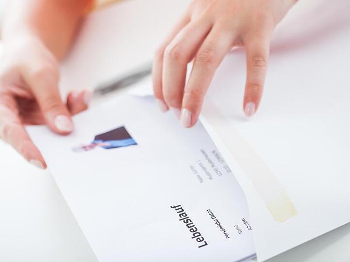 Seit Anfang 2019 können sich intersexuelle Menschen in der Kategorie "divers" ins Geburtenregister eintragen lassen.