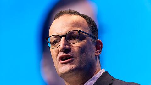 Unionsfraktionschef Jens Spahn wird vorgehalten, bisherige Krisen nicht ausreichend gemanagt zu haben. (Archivbild)