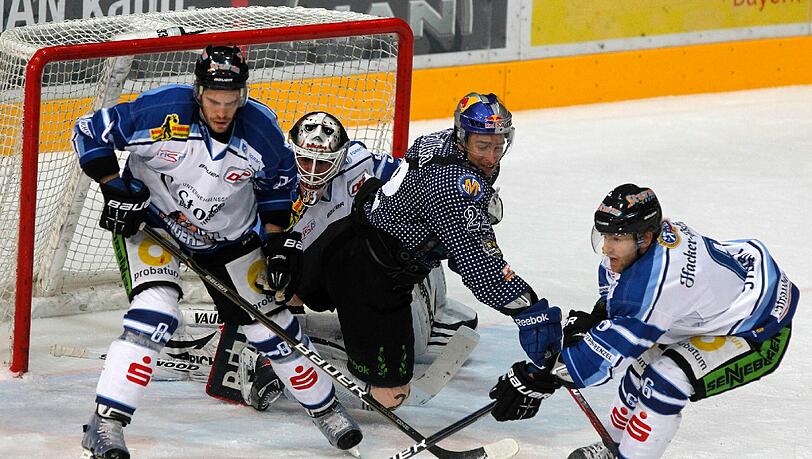 Der EHC München und die Straubing Tigers sind in der DEL große Rivalen. Der EHC München und die Straubing Tigers sind in der DEL große Rivalen.