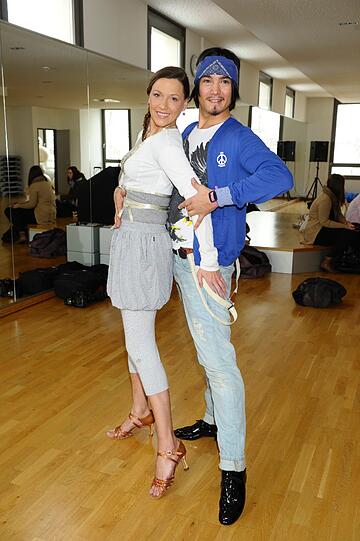 Simone Ballack und Tanzpartner Erich Klann beim Fotoshooting im Tanzzentrum Starnberg.