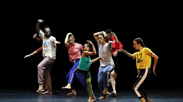 Der ewig junge Mozart setzt Energien frei: Szene aus dem Tanztheater "Re.Visited" im Carl-Orff-Saal des Gasteig.