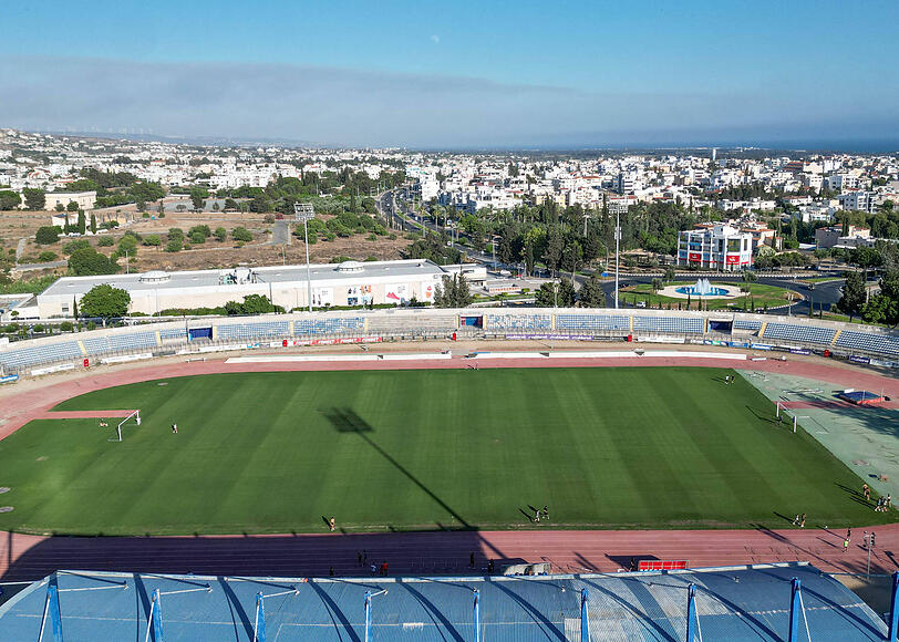 Wohl zu klein für ein Champions-League-Spiel: Das Stadion des FC Paphos. Wohl zu klein für ein Champions-League-Spiel: Das Stadion des FC Paphos.