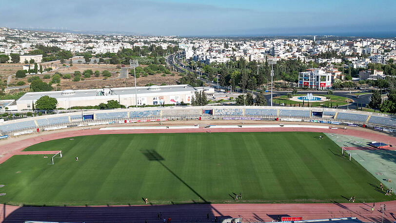 Wohl zu klein für ein Champions-League-Spiel: Das Stadion des FC Paphos. Wohl zu klein für ein Champions-League-Spiel: Das Stadion des FC Paphos.