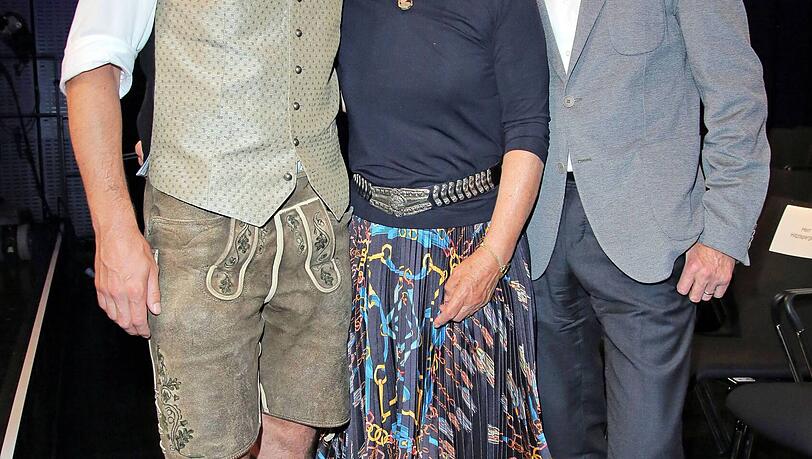 Felix Neureuther, Mutter Rosi Mittermaier und Christian Neureuther im Juli 2019.