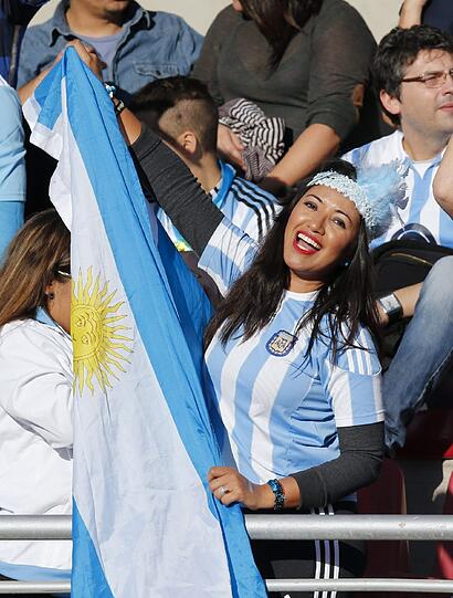 Da wird sich Lionel Messi freuen - die junge Dame unterstütz das Team des Vizeweltmeisters.