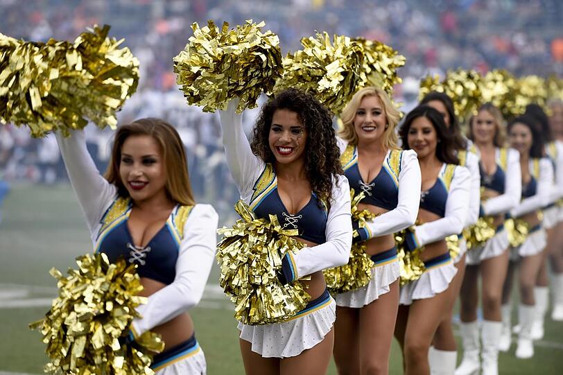 Auch die San Diego Charger Girls ziehen mit ihrem Footballteam um.