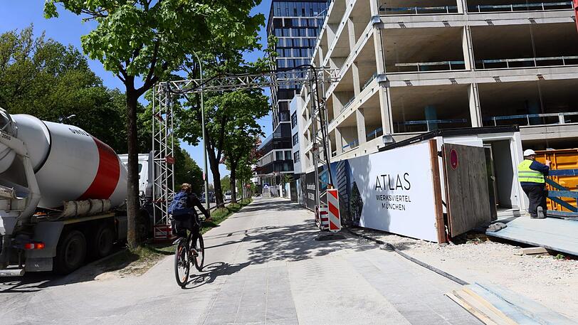 An dieser Großbaustelle in der Rosenheimer Straße hat sich der Unfall ereignet.
