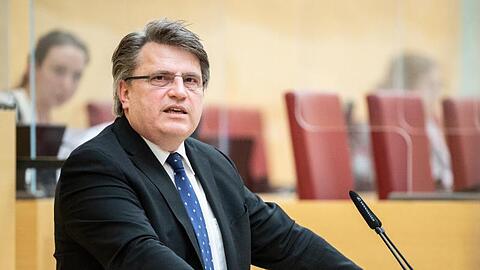 Der frühere bayerische Justizminister Winfried Bausback (CSU) sieht die kommende Cannabis-Legalisierung kritisch.