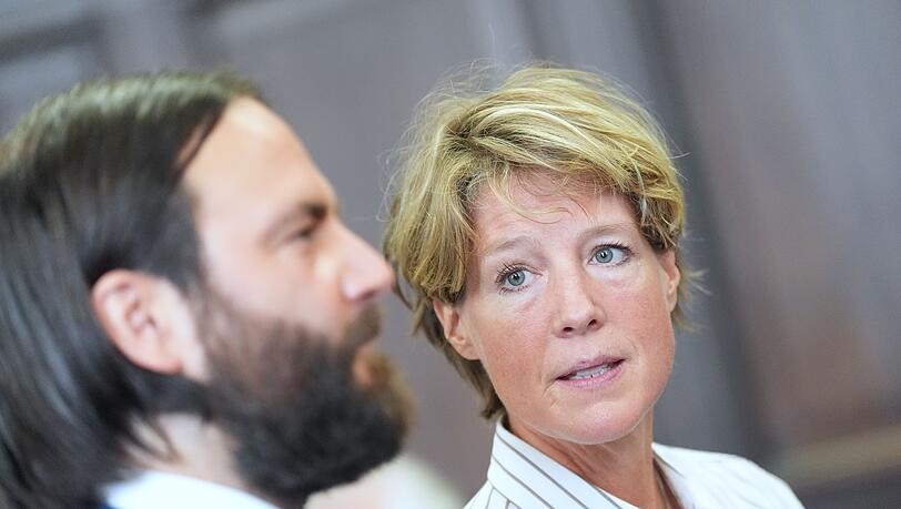 Christina Block bestreitet die Vorwürfe der Anklage. Christina Block bestreitet die Vorwürfe der Anklage.