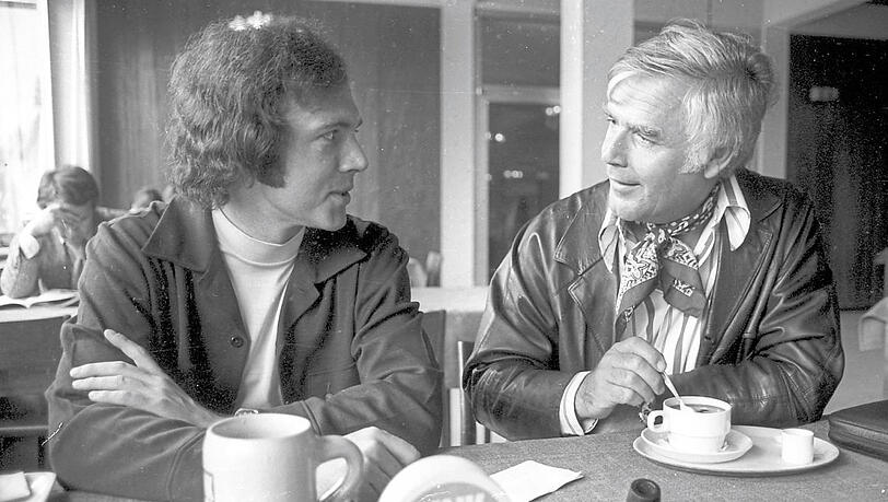 Freunde und Nachbarn in Grünwald: Franz Beckenbauer (li.) und der legendäre TV-Moderator Joachim "Blacky" Fuchsberger.