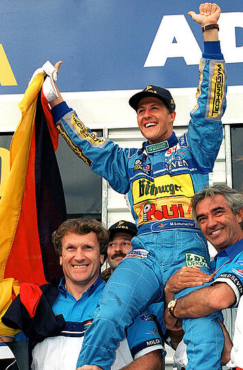 Platz 5: Formel-1-Pilot Michael Schumacher mit einer Milliarde Dollar.