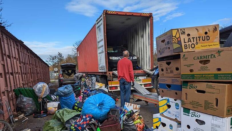 Viele Sachspenden befinden sich im Container und werden in Nigeria sehnlichst erwartet.
