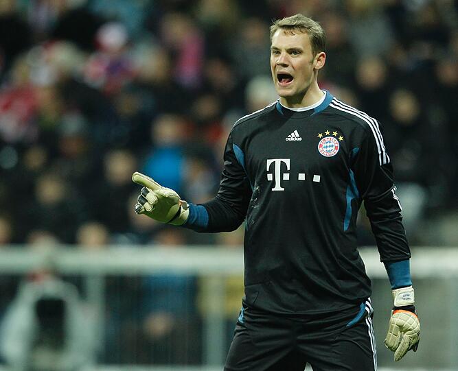 MANUEL NEUER: In Halbzeit eins nur Zuschauer, nichts kam auf sein Tor. Nach der Pause kam Rosenberg, eingewechselt. Neuer machte sich lang &ndash; vergebens. 1:1. Ungewohnte Schwächen bei Rückpässen. Note 3