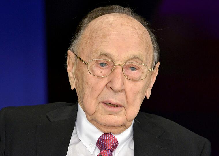 Deutschland: Der Ex-Außenminister Hans-Dietrich Genscher kommt nach einem Brand in der Sauna seines Hauses bei Bonn mit Rauchvergiftung ins Krankenhaus.