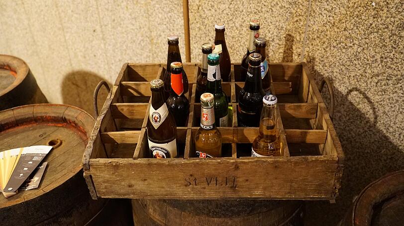 Auch ein alter Bierkasten findet im Escape Room seinen Platz.