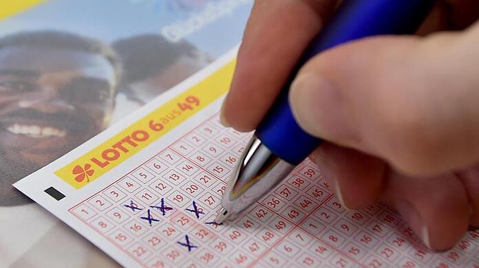 Das Urteil ist nicht rechtskräftig. Lotto Bayern teilte mit: "Geklagt hatten zwei Anbieter von in Deutschland illegalen Zweitlotterien. Die Staatliche Lotterie- und Spielbankverwaltung wird das Urteil prüfen." (Symbolbild)