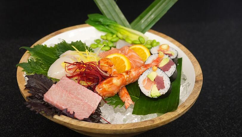 Sashimi gibt's für 45 Euro. Sashimi gibt's für 45 Euro.