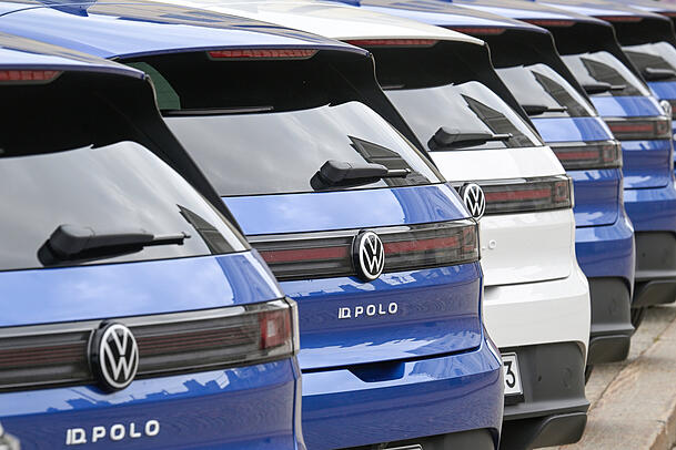 Der elektrische Volkswagen ID. Polo. Die Regierungs-Prämie für E-Autos steuert bis zu 6000 Euro bei. Der elektrische Volkswagen ID. Polo. Die Regierungs-Prämie für E-Autos steuert bis zu 6000 Euro bei.