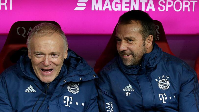 Hermann Gerland (l.) bleibt weiter Co-Trainer von Hansi Flick