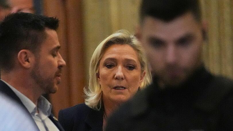 Auch in Berufung fordert die Anklage, Le Pen zeitweise das passive Wahlrecht zu entziehen. (Archivbild) Auch in Berufung fordert die Anklage, Le Pen zeitweise das passive Wahlrecht zu entziehen. (Archivbild)
