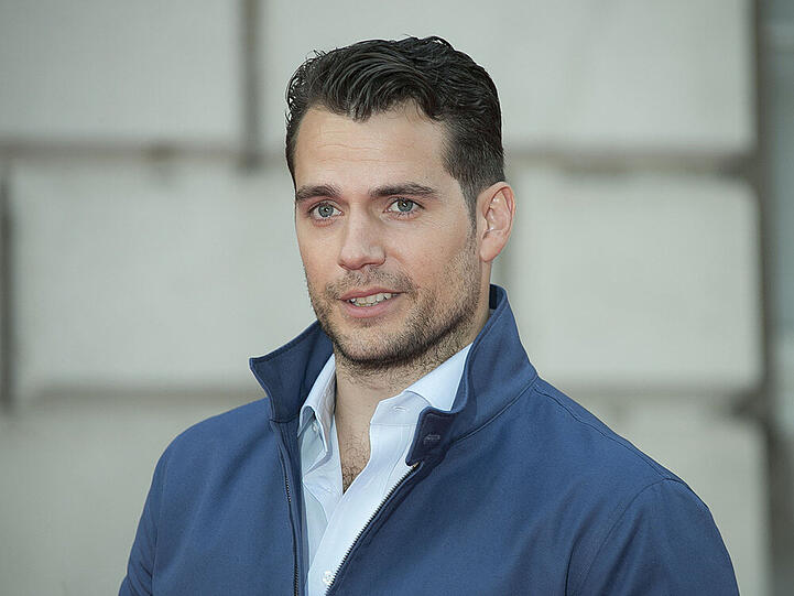 Henry Cavill hat peinliche Anekdoten vom Set auf Lager