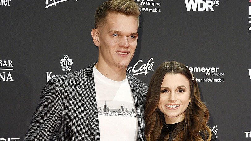 Matthias Ginter mit Ehefrau Christina Ginter bei einem Auftritt in Bochum
