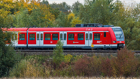 Mit Beginn des Winterfahrplans am 10. Dezember dieses Jahres ist der MVV für den Öffentlichen Personennahverkehr und den Schienenpersonennahverkehr im Landkreis Rosenheim zuständig.