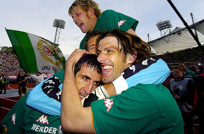 8. Mai 2004: Es ist Bayerns letzte Chance, den Bremern noch den Titel streitig zu machen. Werder führt die Tabelle an, kann mit einem Sieg in München die Meisterschaft klar machen. Und so spielen die Gäste auch. 3:0 heißt es nach 35 Minuten. Klasnic, Micoud und Ailton ballern die Bremer im Münchner Olympiastadion zum Titel.
