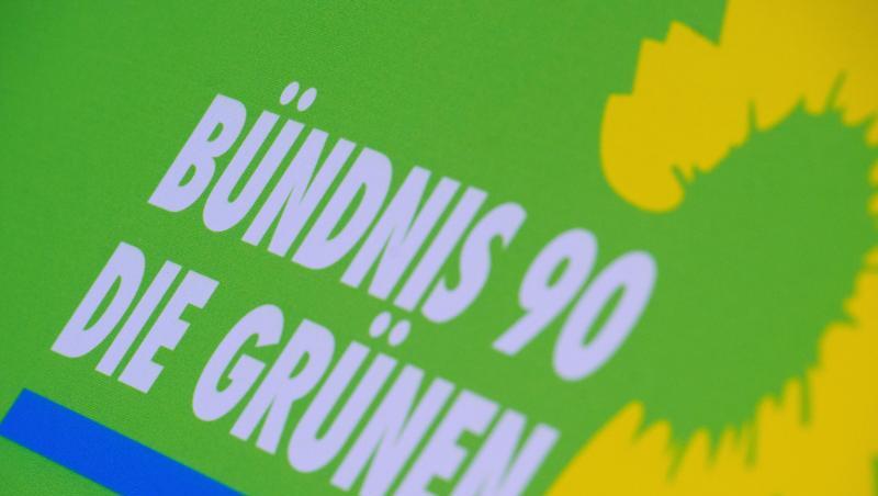 Zum 40. Geburtstag denken die Grünen darüber nach, sich umzubenennen und das ostdeutsche Bündnis 90 zumindest teilweise zu streichen. Zum 40. Geburtstag denken die Grünen darüber nach, sich umzubenennen und das ostdeutsche Bündnis 90 zumindest teilweise zu streichen.
