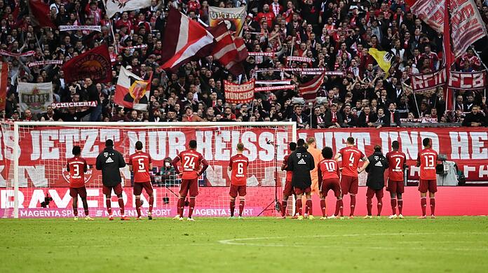 Die Geisterspiele sind vorerst vorbei, der FC Bayern darf nun wieder vor zumindest 10 000 Fans spielen.