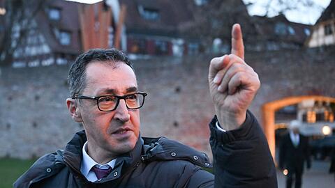 Schafft er es, die Gr&uuml;nen an der Macht zu halten?