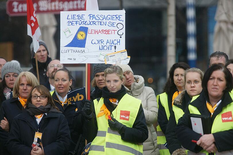 Streik bei der Lufthansa, Flugausfälle in München - aber richtiges Chaos bleibt aus. Die Bilder vom Münchner Flughafen