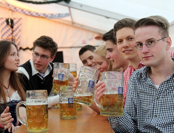 Selten ist eine Veranstaltung in Harlaching so umstritten gewesen wie das diesjährige Burschenfest. Die AZ hat sich selber ein Bild gemacht.