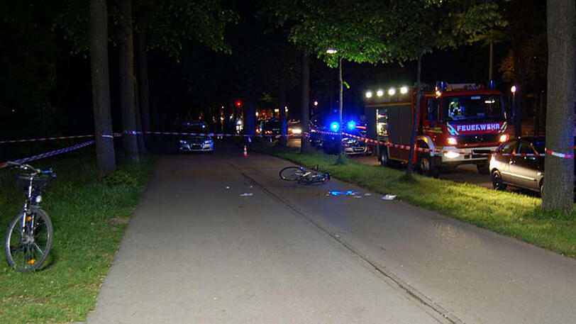 Die Tatnacht. Eines der Räder liegt noch am Boden.