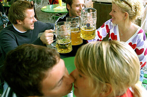 Der Stadtbiergarten mit hohem Flirt-Faktor: Die Max Emanual Brauerei in der Adalbertstraße.