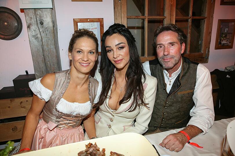 Veronika Elsäßer, Verona Pooth und Winand Krawinkel im Käfer