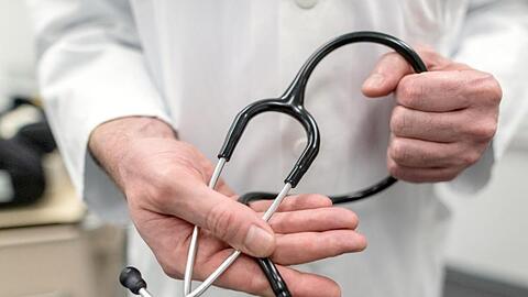 Besuch beim Arzt. Krankenkassen forden von Ärzten, mehr Videosprechstunden anzubieten.