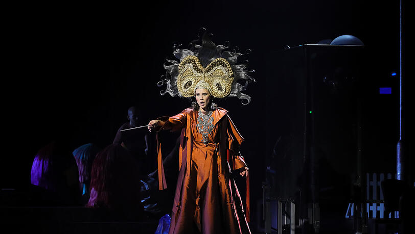 Jennifer O'Loughlin als Alcina. Jennifer O'Loughlin als Alcina.