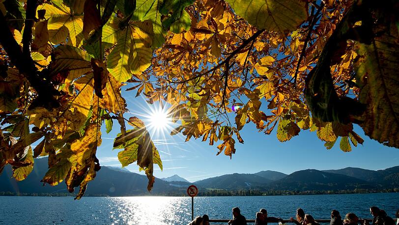 Am Wochende soll es in Bayern ungewöhnlich warm werden. Bis zu 20 Grad sind drin. Am Wochende soll es in Bayern ungewöhnlich warm werden. Bis zu 20 Grad sind drin.