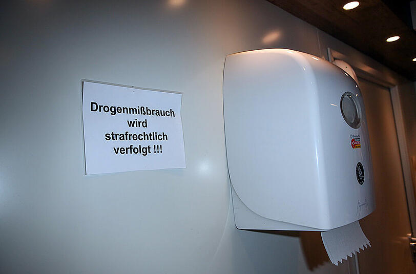 Eine kleine Warnung an die Besucher des Käfer-Zelts.