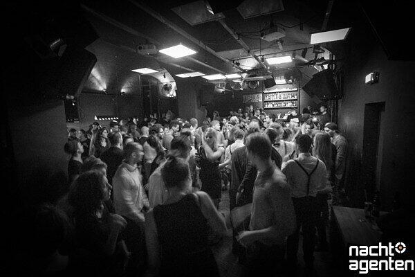Die besten Party-Bilder vom Sonntag. Hier im Crux.