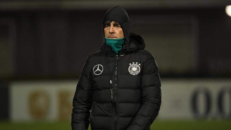 Bundestrainer Löw will gegen Holland unbedingt erfolgreich sein. Bundestrainer Löw will gegen Holland unbedingt erfolgreich sein.